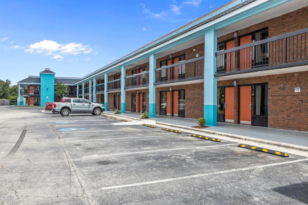 Garnet Inn & Suites, Morehead City Near Atlantic Beach Exteriör bild