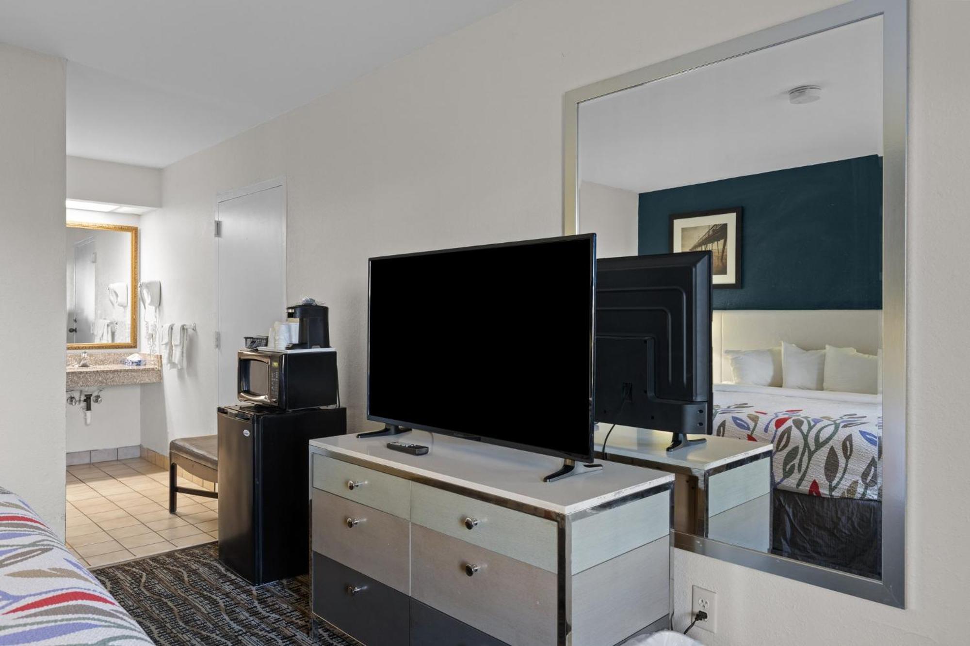 Garnet Inn & Suites, Morehead City Near Atlantic Beach Exteriör bild